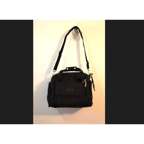 Travelpro Other - Platinum Travel Pro USA overnight carry on tote size luggage